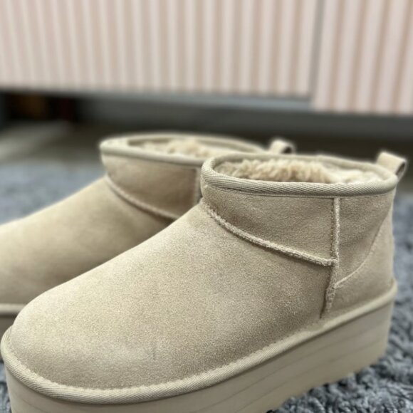 UGG slippers - Picture 2 of 7